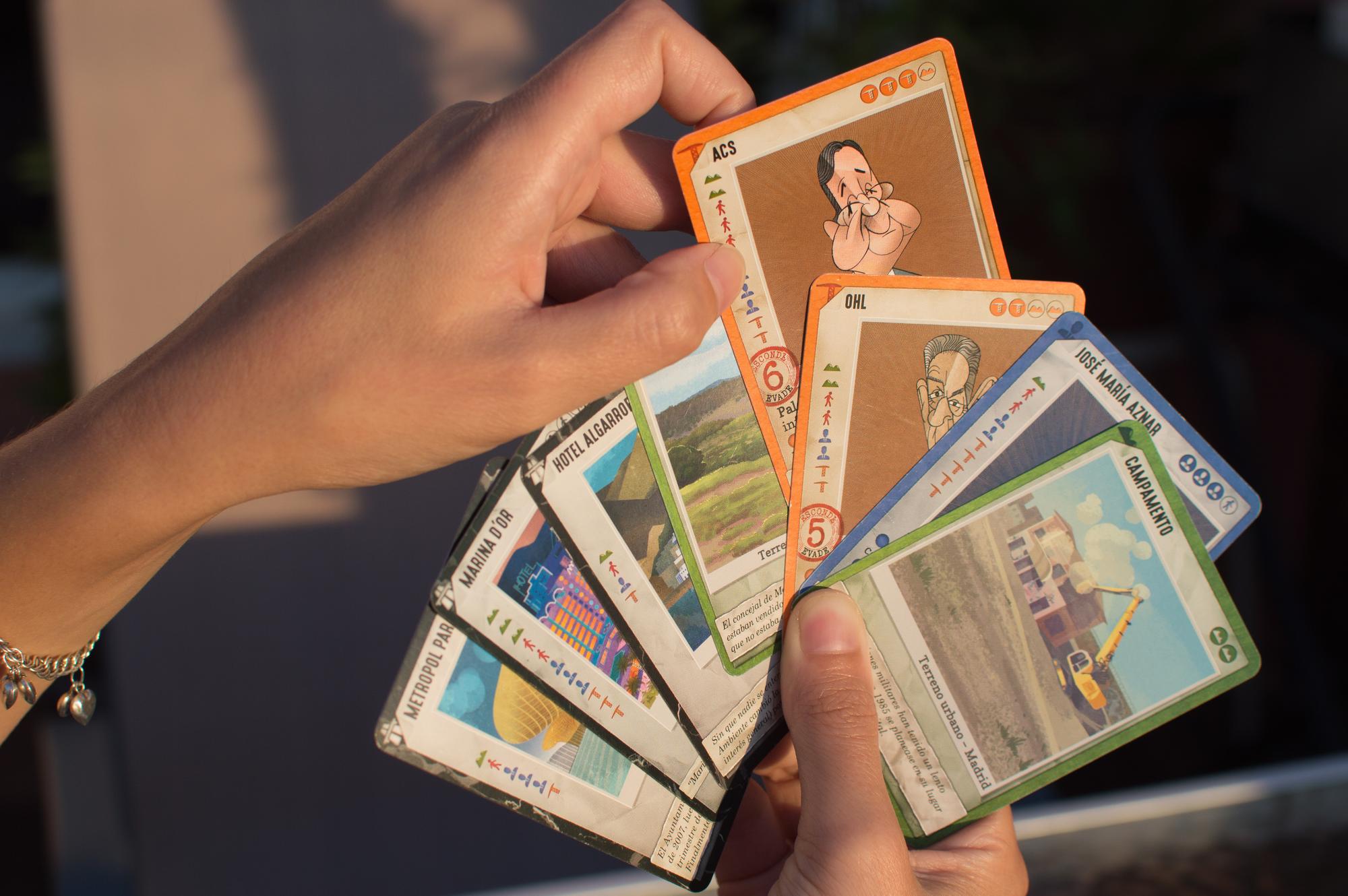 Una mano ganadora en ‘Ladrillazo’, el juego de cartas sobre la burbuja inmobiliaria